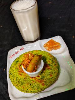 पालक बेसन परांठे (Palak besan parathe recipe in Hindi) रेसिपी मुख्य फोटो
