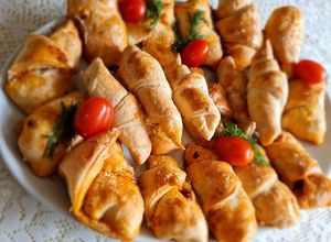 O poză a rețetei Cornuri cu suçuk (cârnaț turcesc)și mozzarela🧿.