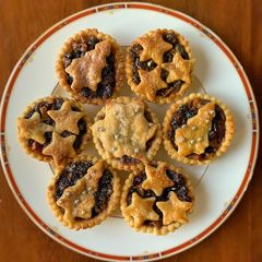 A picture of Mince Pies Pastry RecipeVegan friendly.
