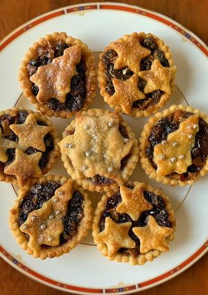 A picture of Mince Pies Pastry RecipeVegan friendly.