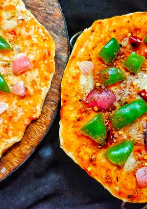 ক্যাপ্সিকাম পিজ্জা (Capsicum pizza recipe in bengali) রেসিপির প্রধান ছবি