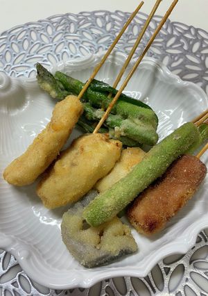 A picture of Vegetable-Focused Kushikatsu (Japanese Skewered Cutlets).