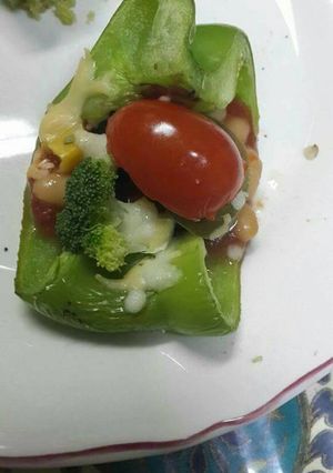 A picture of Baked Stuffed Capsicum Pizza.