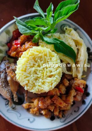 Foto resep Nasi Kuning Komplit