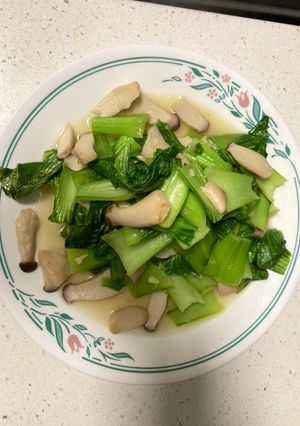 菇菇青江菜 的食譜成品照片
