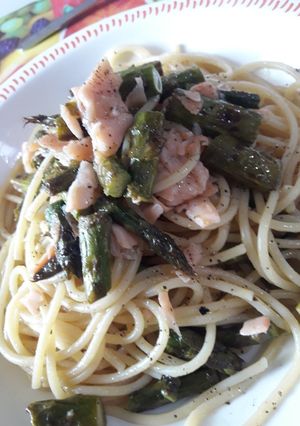 Una foto de ❣Spaguetti con Salmone e Asparagi!!!