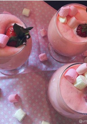 A picture of Strawberry Mousse.