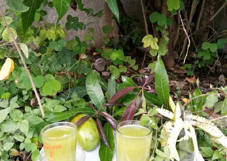 How to Make Homemade Mango Mint Juice