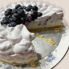 A picture of Mimi's Blueberry Cheesecake.