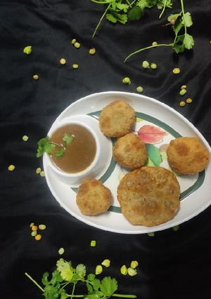 લીલી તુવેર કચોરી( Green Tuver Kachori Recipe in Gujarati રેસીપી મુખ્ય ફોટો
