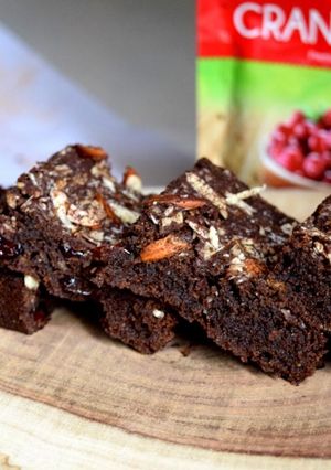 A picture of Cranberry Biscuit Brownies.