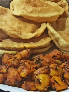 बिहारी नाश्ता पूरी, आलू (Aloo Puri Recipe In Hindi) रेसिपी मुख्य फोटो