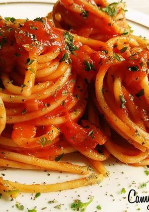 O poză a rețetei Spaghete cu sos tomat.