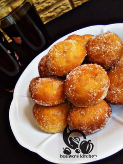 A picture of Mini sugar coated ring doughnut.