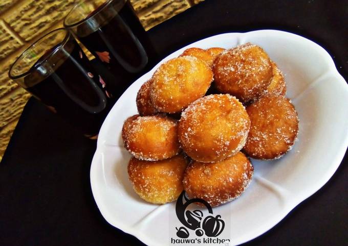 Mini sugar coated ring doughnut