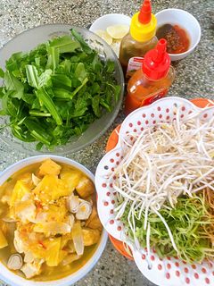 Hình của món Bún bò Huế chay.