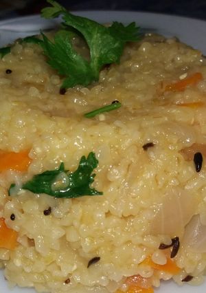 A picture of Veg wheat daliya.