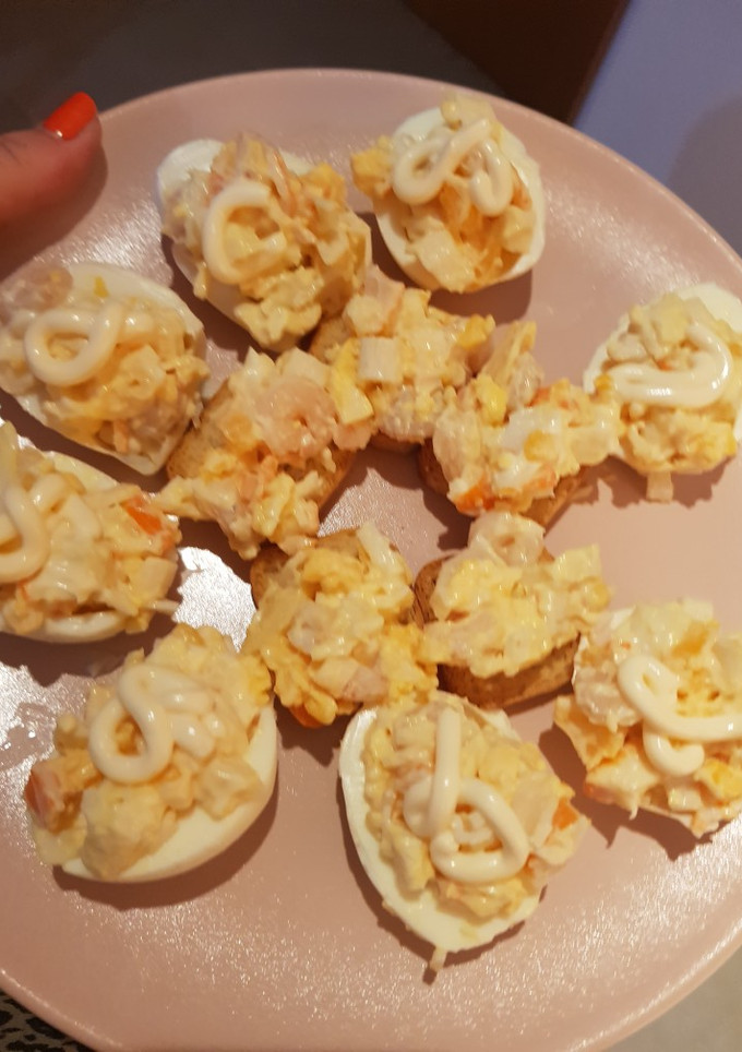 Una foto de Huevos rellenos