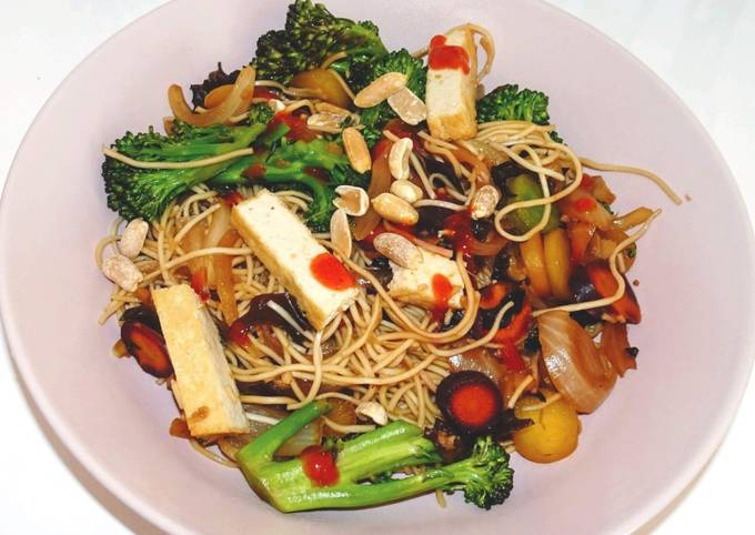Recette de Rapidité Wok de nouilles chinoises aux légumes (vegan)