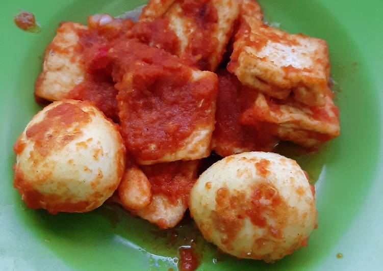 Telur tahu balado