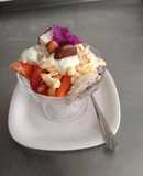 Ensalada  con yoguth y queso 🍅🍏🍓