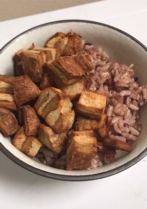 รูปของ ข้าวกล้องหมูกรอบหม้อทอดไร้น้ำมัน มังสวิรัติ
