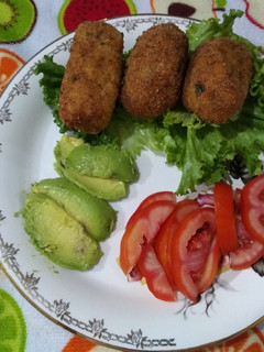 Una foto de Croquetas de papa con atún