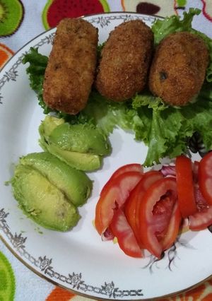 Una foto de Croquetas de papa con atún