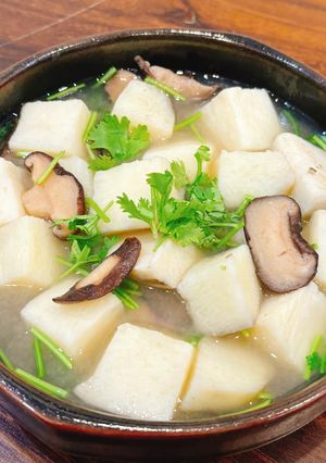 Hình của món Canh khoai muống nấu nấm.