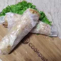 A picture of Kabab rolls.