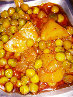आलू मटर की सब्जी (Aloo matar ki sabzi recipe in hindi) रेसिपी मुख्य फोटो