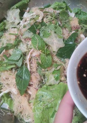Hình của món Gỏi rau câu chỉ vàng, chay mặn đều dùng được.