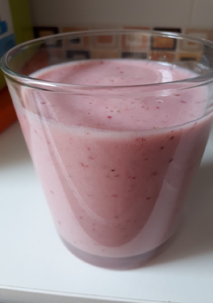 Una foto de Batido de fresa y plátano (mycook touch)