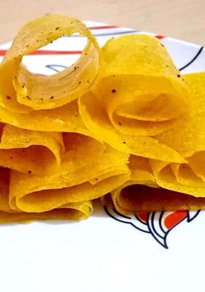 पके आम का पापड़ (pake aam ka papad recipe in hindi) रेसिपी मुख्य फोटो