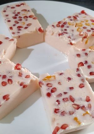 A picture of Fruit agar agar.