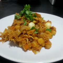 A picture of Ropa vieja (chicken leftovers recipe).