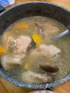南瓜香菇雞湯 的食譜成品照片