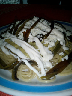 Una foto de Pasta con salsa bechamel a la poblana