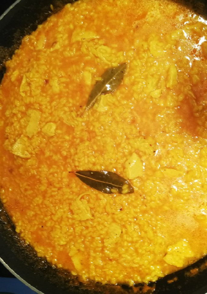 Una foto de Paella con pavo