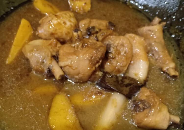 Semur ayam kentang
