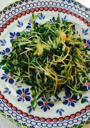 Hình của món Rau củ cải mầm xào tỏi.