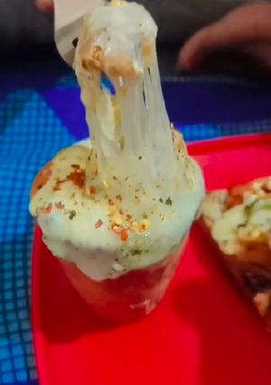 कुल्हड़ पिज़्ज़ा (Kulhad Pizza Recipe in Hindi) रेसिपी मुख्य फोटो