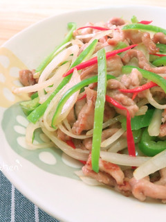 青椒炒肉絲~簡易下飯料理~ 的食譜成品照片