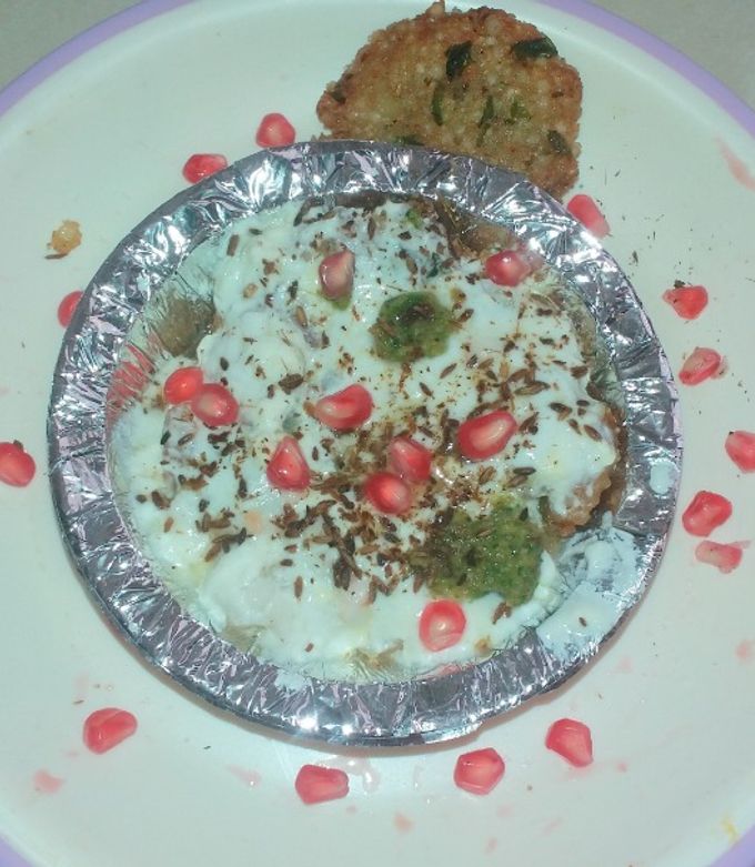 साबूदाना वड़ा चाट (Sabudana vada chaat recipe in Hindi) रेसिपी मुख्य फोटो