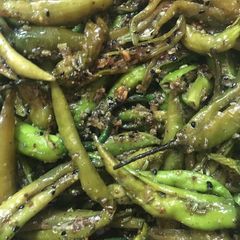 A picture of Sweet and sour green chilli pickle.