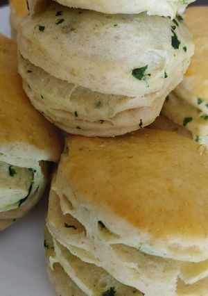 Medvehagymás Pogácsa-étolajjal-tejjel készítve recept fotója