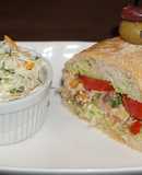 Sándwich de ensalada de jurel en pan chapata