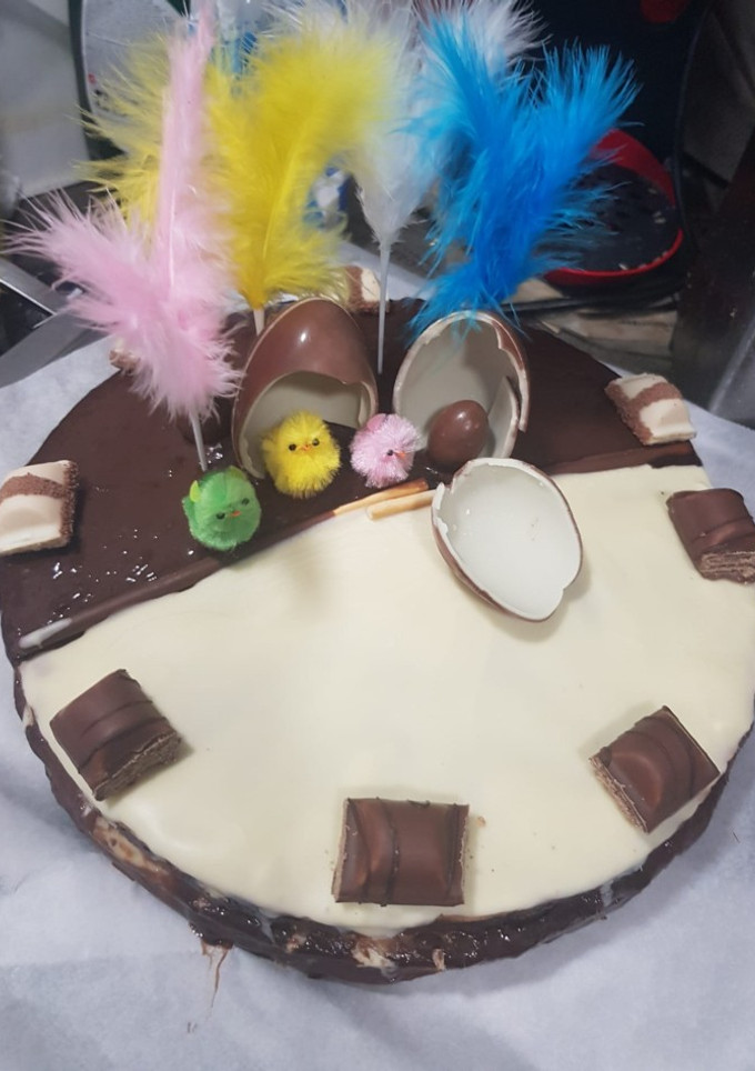 Una foto de Mona de Pascua de chocolate