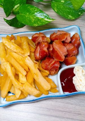 Hình của món Khoai tây xúc xích chiên giòn.