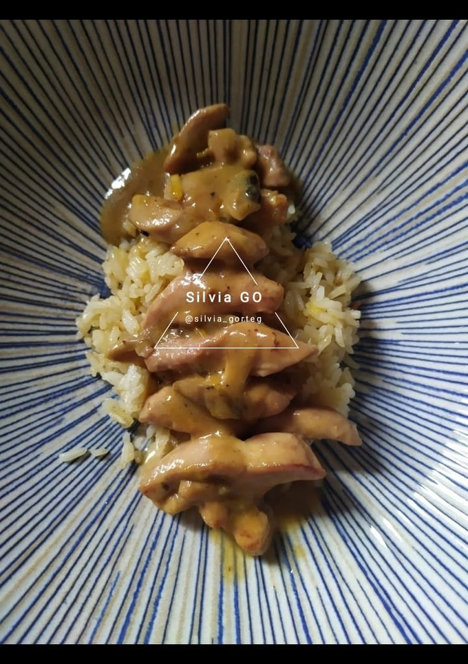 Una foto de Pollo a la crema